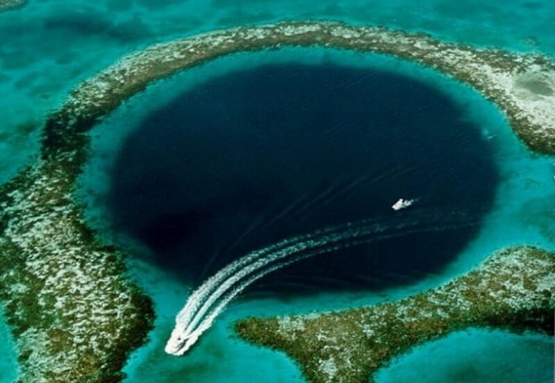 Great Blue Hole sinkhole