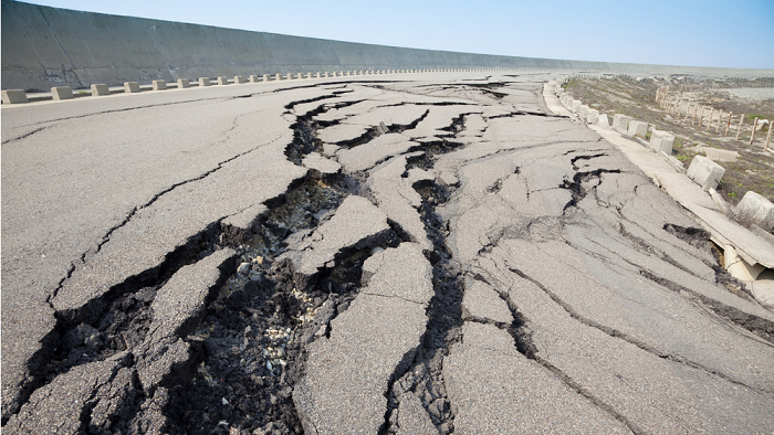 earthquake effects on a highway