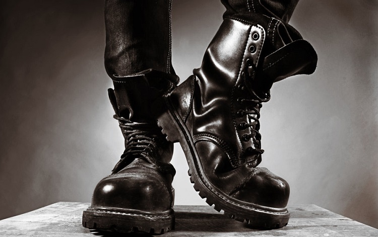 heavy duty black boots