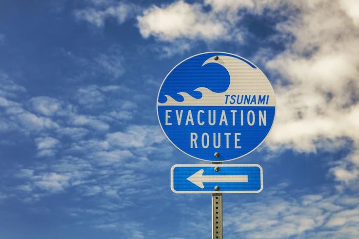 tsunami evacuation route sign